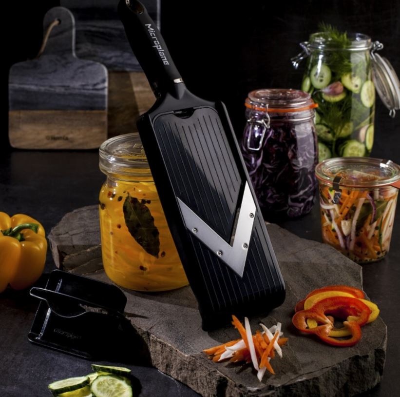 Microplane Adjustable V-Slicer w/Julienne Blade - Black