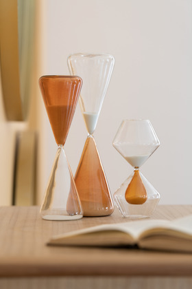 Amber Hourglass12in