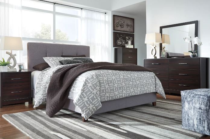 Dolante Queen Upholstered Bed Grey