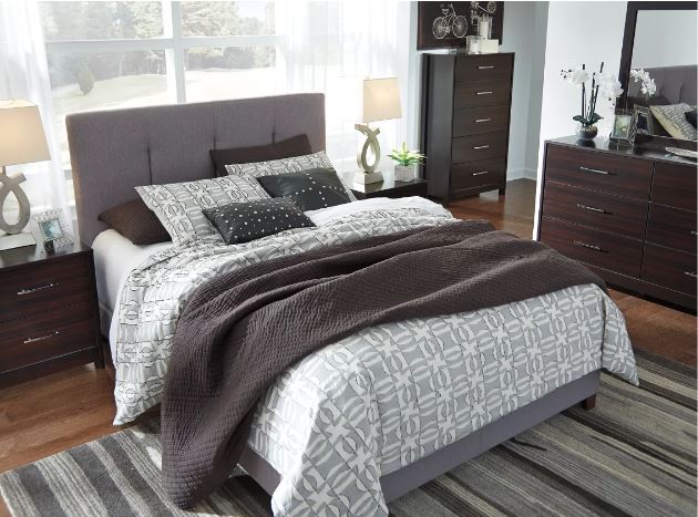 Dolante Queen Upholstered Bed Grey