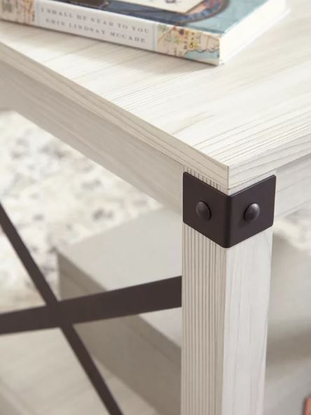 Bayflynn End Table