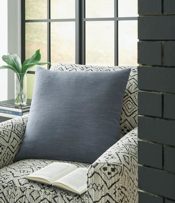 Thaneville Pillow 