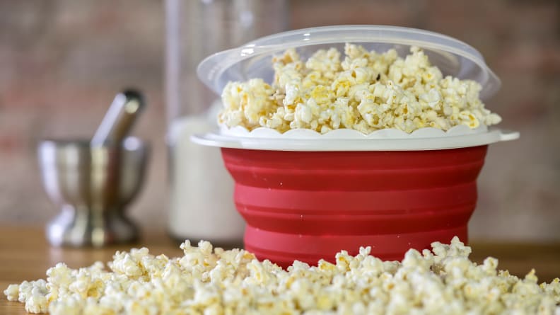 Collapsible Microwave Popcorn Maker