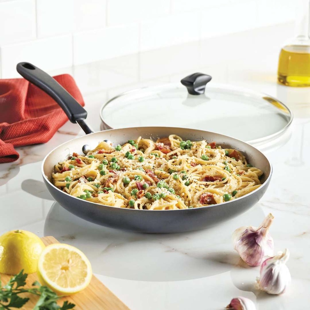 Farberware Aluminum Nonstick Skillet with Lid Pewter 12in