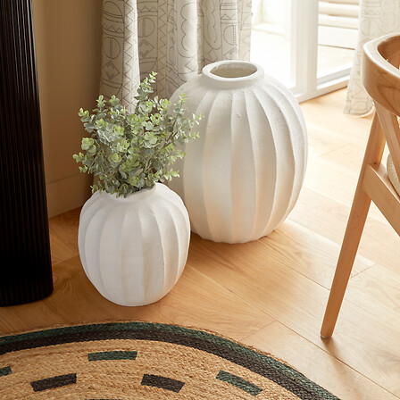 Amia Round Vase White Magnesia 11in